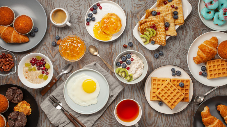 Spread of breakfast foods