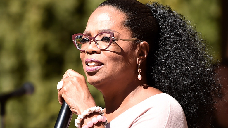 Oprah Winfrey eats lots of fruit