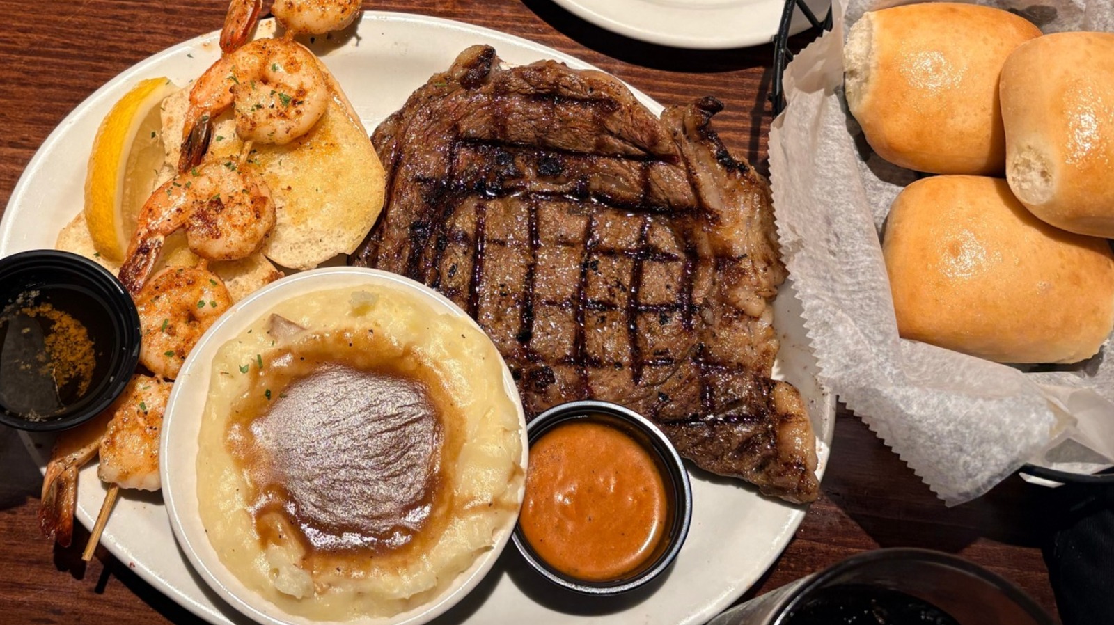 4 Tips To Get The Best Steak From Texas Roadhouse
