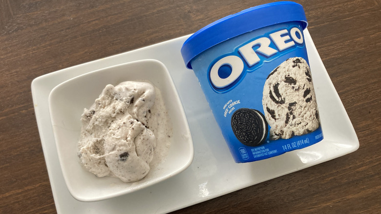 Oreo ice cream pint with scoop