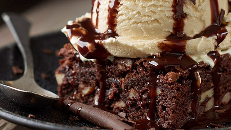 outback steakhouse brownie dessert