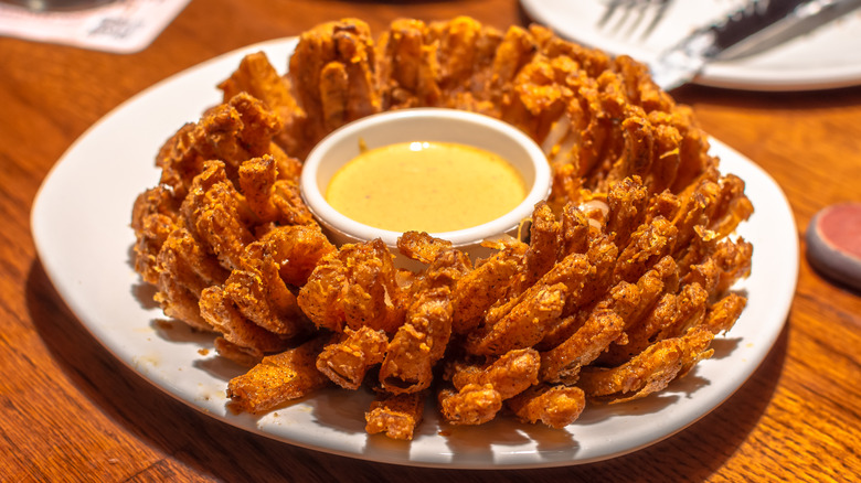 Bloomin' onion