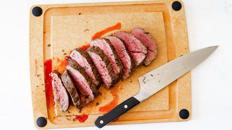 beef tenderloin sliced 