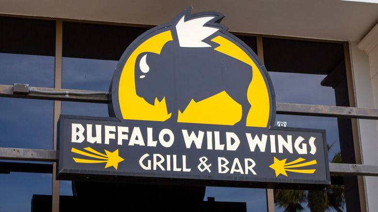 Buffalo Wild Wings restaurant sign