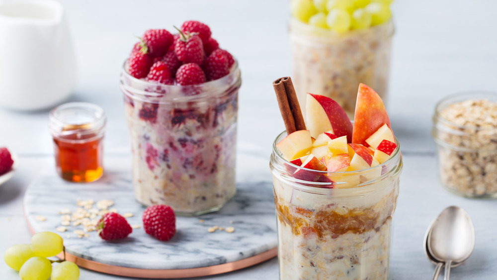 Different flavors of overnight oats