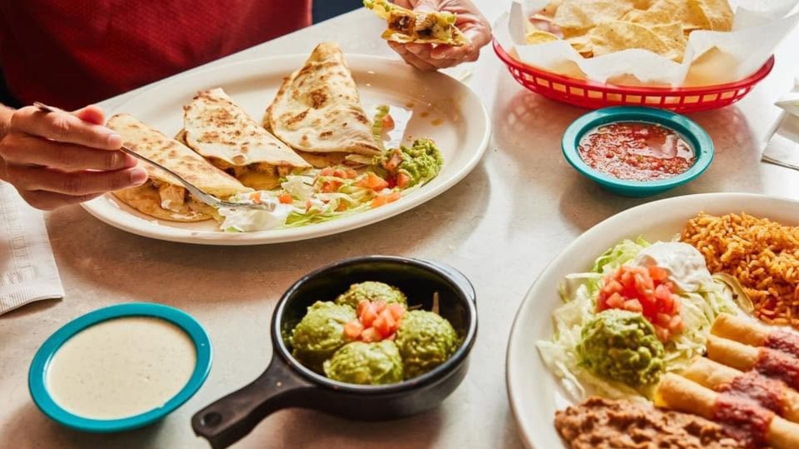 <a href="https://www.mashed.com/2193900/overpriced-low-quality-tex-mex-chain-according-customers/" target="_blank">Why Some Customers Say This Tex-Mex Chain Is Overpriced And Low Quality</a>