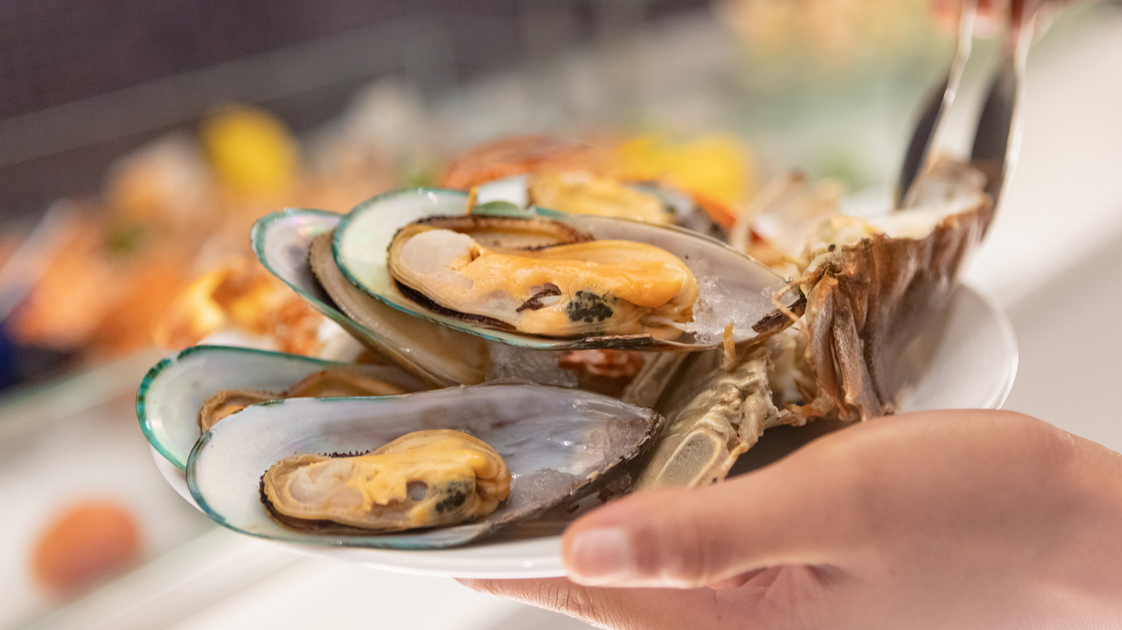Oysters Are Actually Considered A Vegan Seafood (Sort Of)