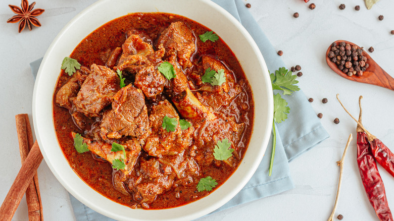 Vindaloo in white bowl