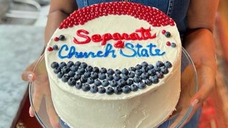 padma lakshmi's message cake