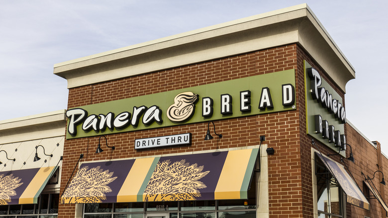 panera bread restaurant exterior 