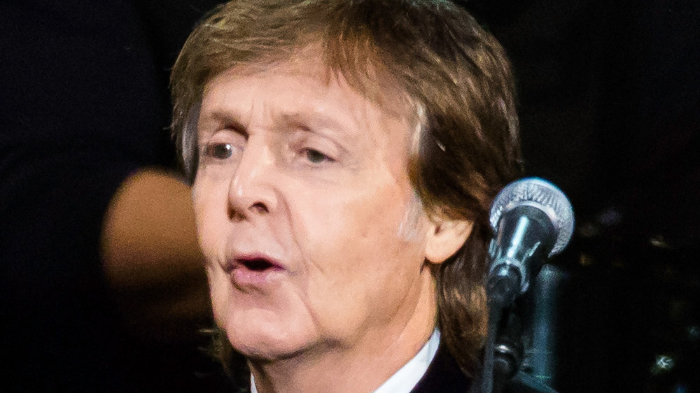 Paul McCartney singing 