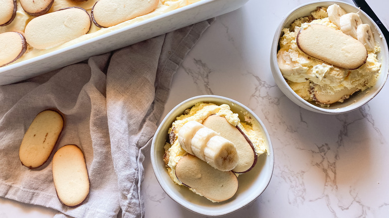 Paula Deen's Banana Pudding With A Twist in cups 