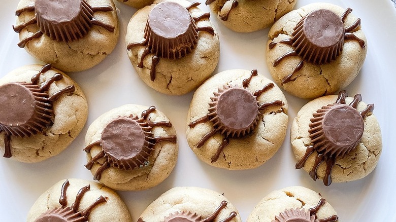 peanut butter cup spider cookies