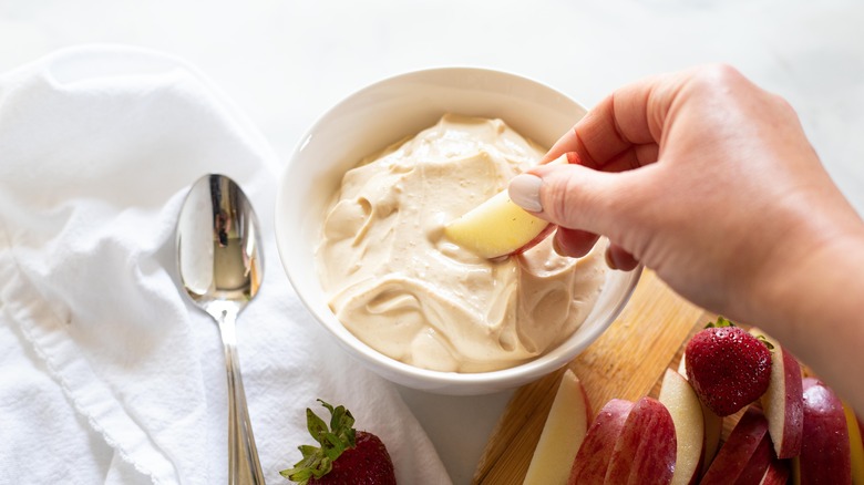 peanut butter dip with apple