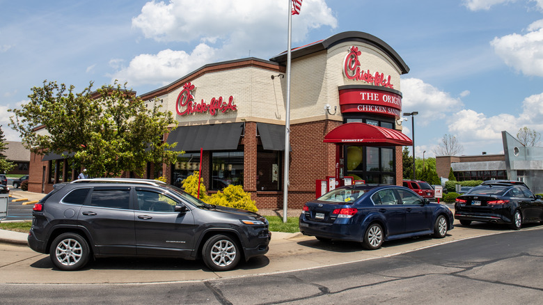 Cars in Chick-fil-A drive through