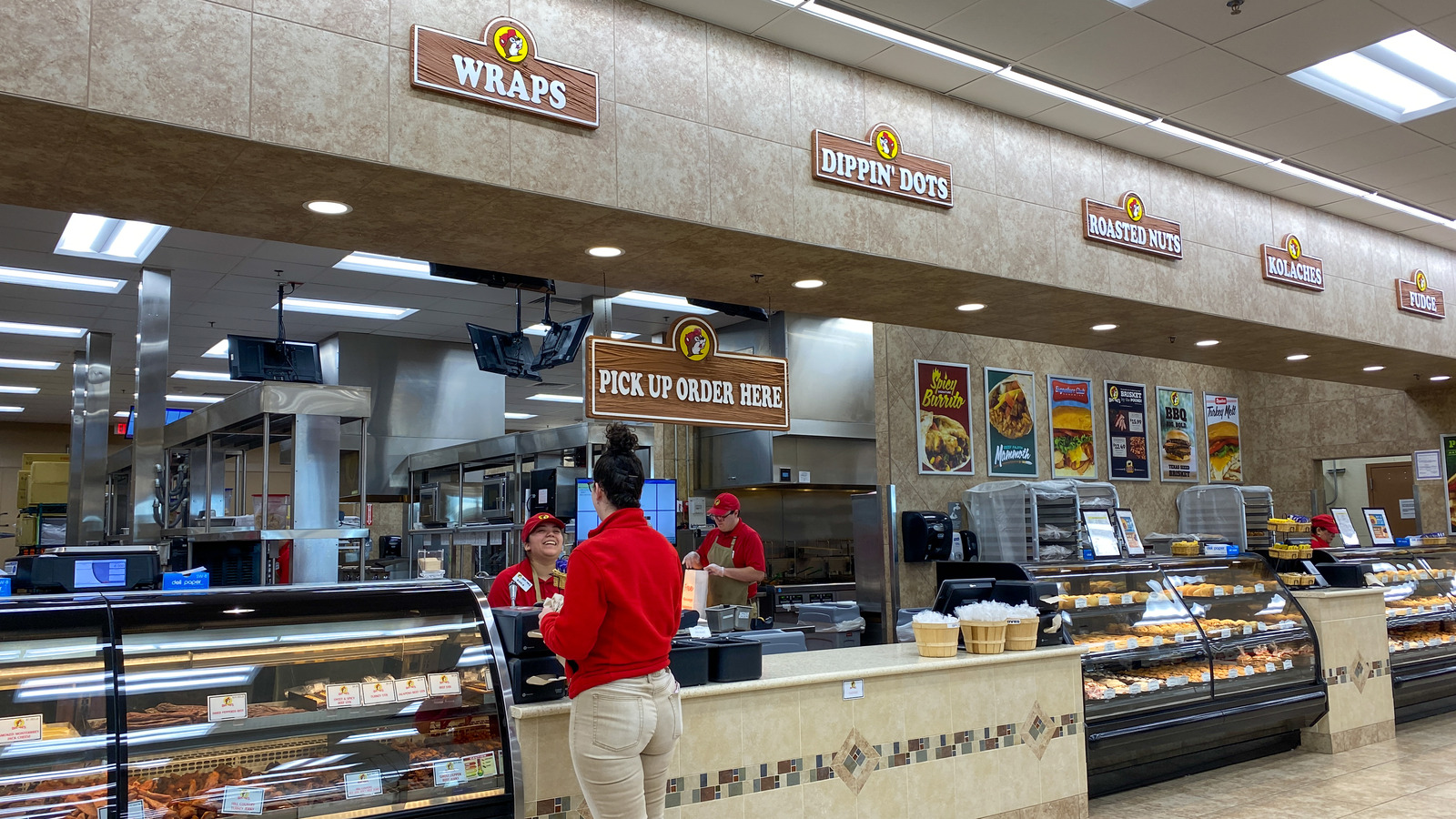 People Are Rightfully Confused About BucEe's Not Having Indoor Seating