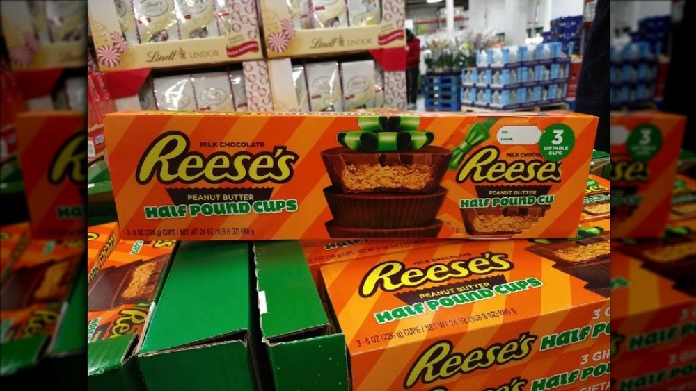 Reese's giant peanut butter cups package