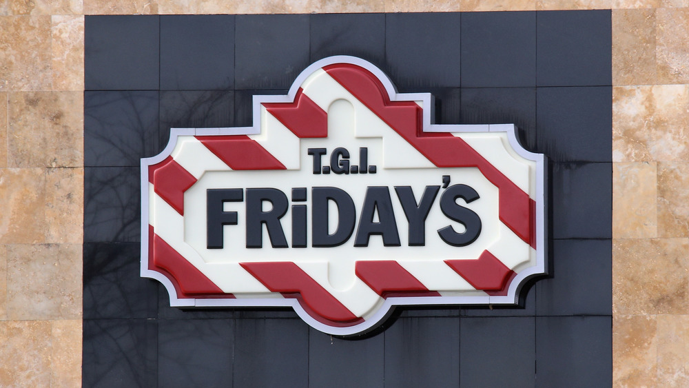 TGI Fridays outlet sign