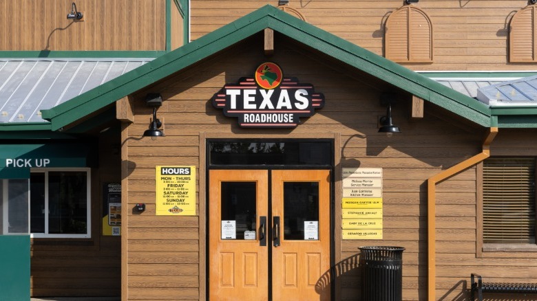 Daytime exterior of a Texas Roadhouse restaurant