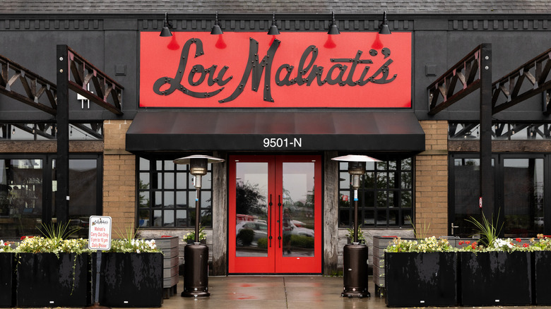 Exterior shot of a Lou Malnati's pizzeria