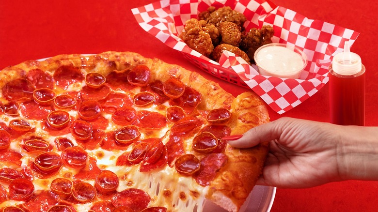Domino's, Pizza Hut, Papa John's ou Telepizza: quem faz as