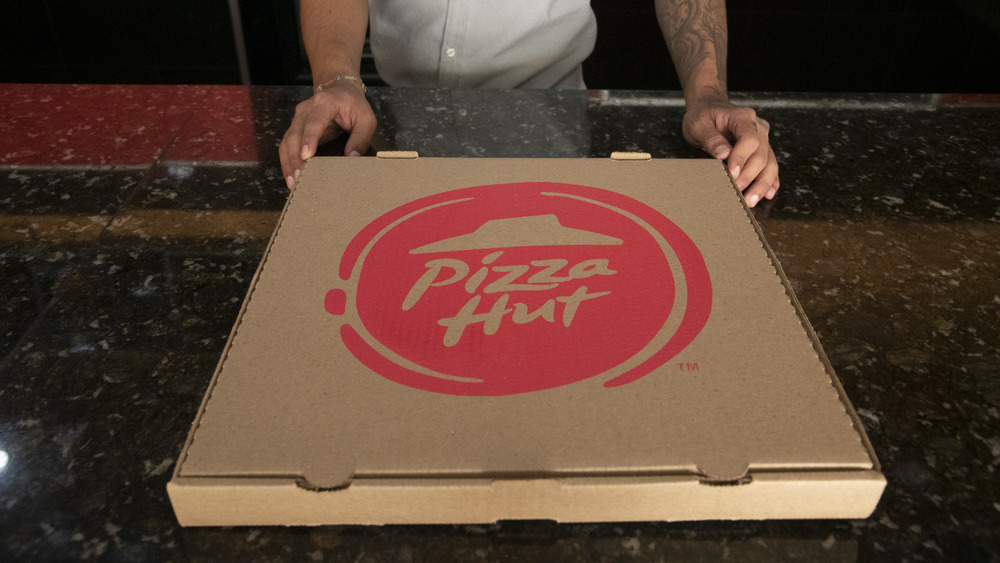 Pizza Hut box