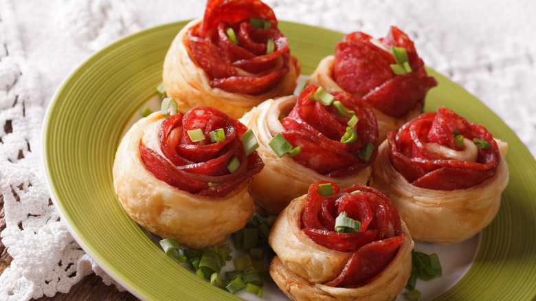 Pizza Roses Dough Salami