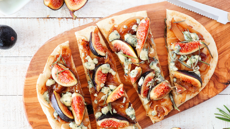 pizza with figs