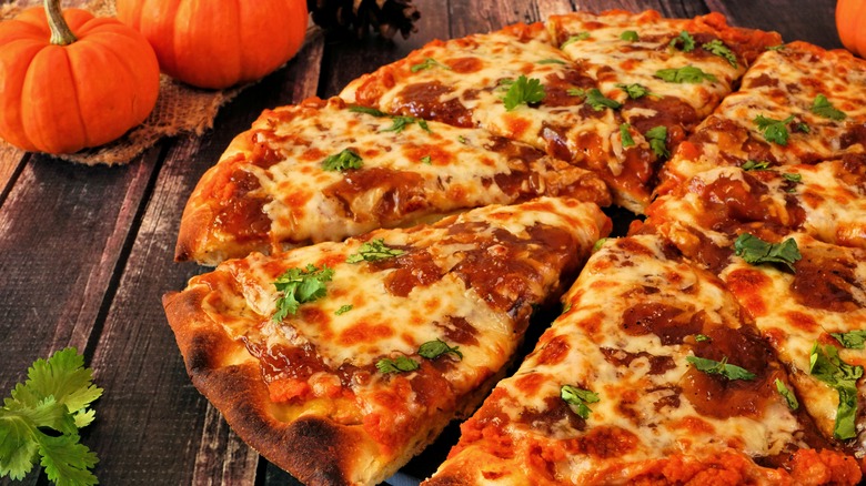autumn-inspired pizza