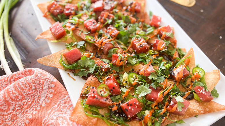 nachos with tuna and cilantro