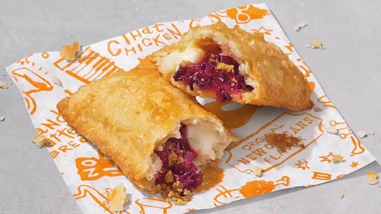 Popeyes blackberry cheesecake fried pie