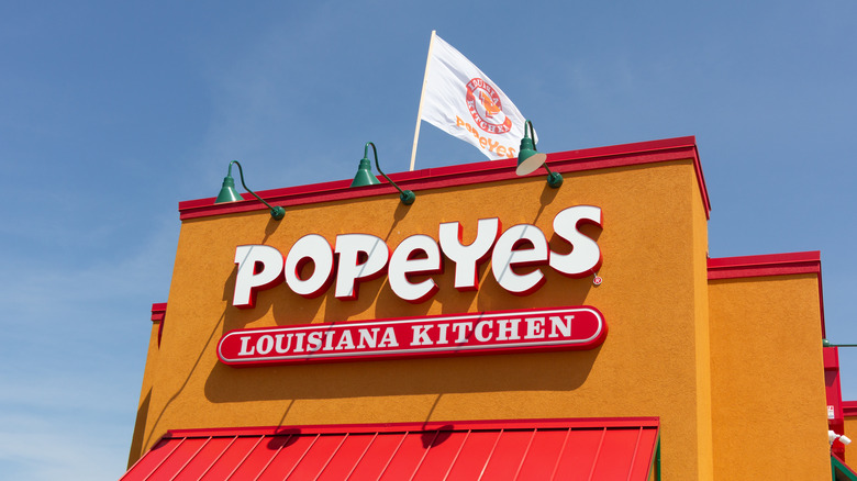 Popeyes spicy flounder sandwich