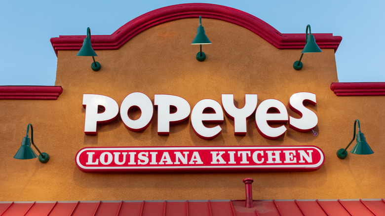 Popeyes location storefront sign