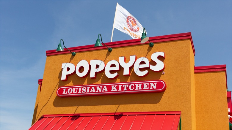 Popeyes' fast food restaurant exterior 