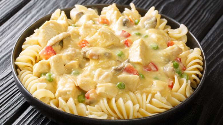 Bowl of chicken à la king