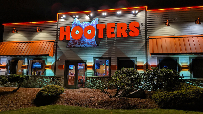 Hooters restaurant