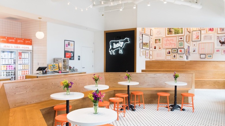 Jeni's ice cream shop