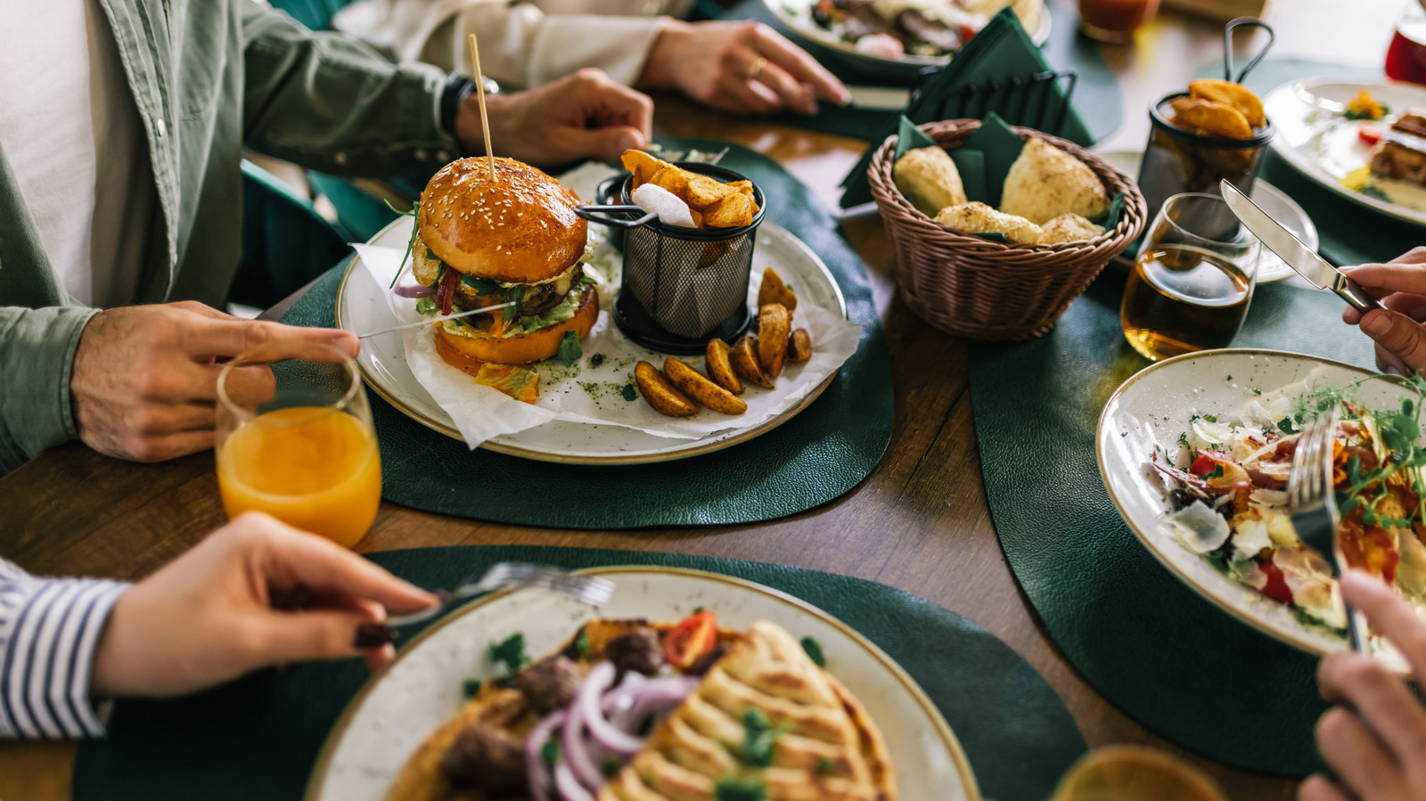 Popular Restaurant Chains Are Shutting Down Locations In 2026