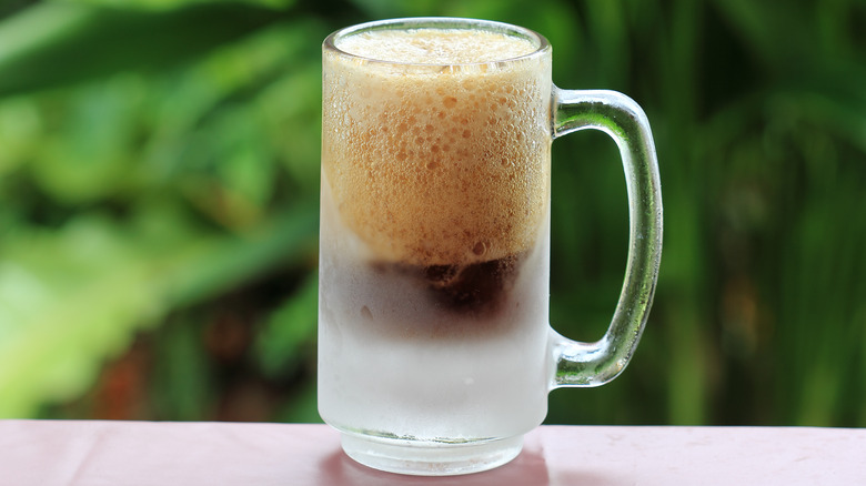 Frosty mug of root beer