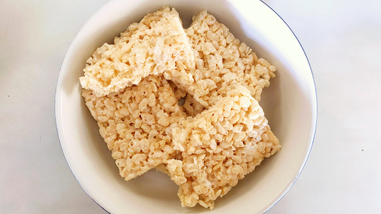 Rice krispie treats in white bowl