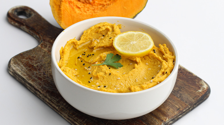 finished pumpkin hummus in bowl