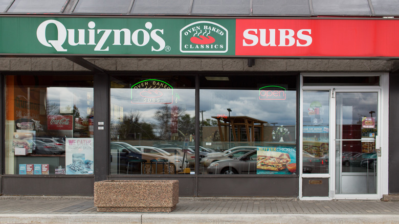 quiznos storefront entrance