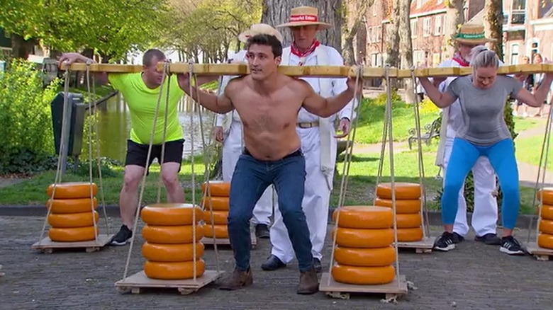 Tino in the strongest man competition