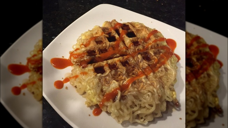 Ramen waffle with sauce