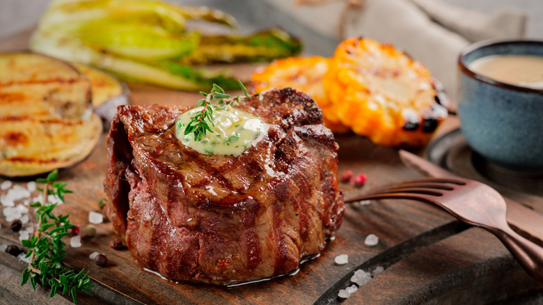   Filet Mignon mit Kräuterbutter