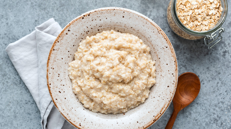 A bowl of oatmeal