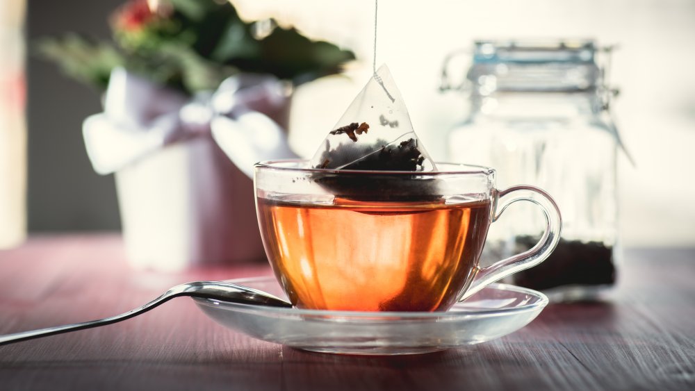 Brewing a cup of tea, microplastics in tea bag