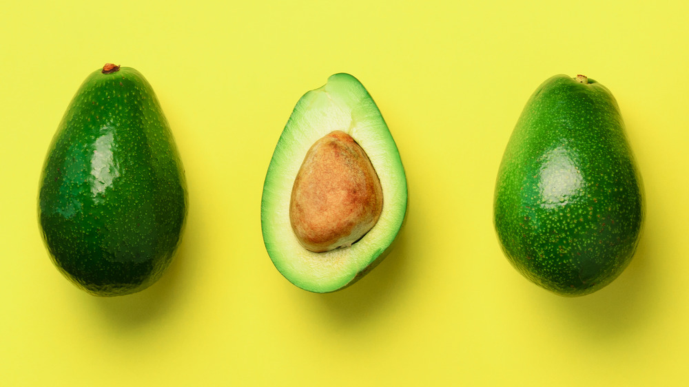 Read This Before Eating An Unripe Avocado 