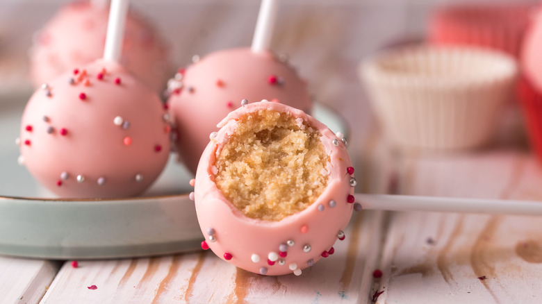 Peppermint Cake Pops – New Barn Organics