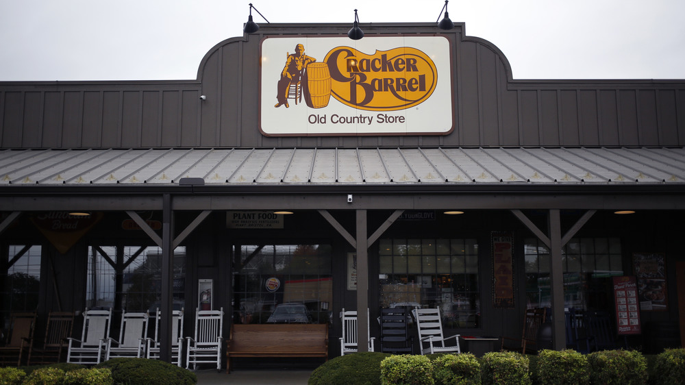 Cracker Barrel exterior